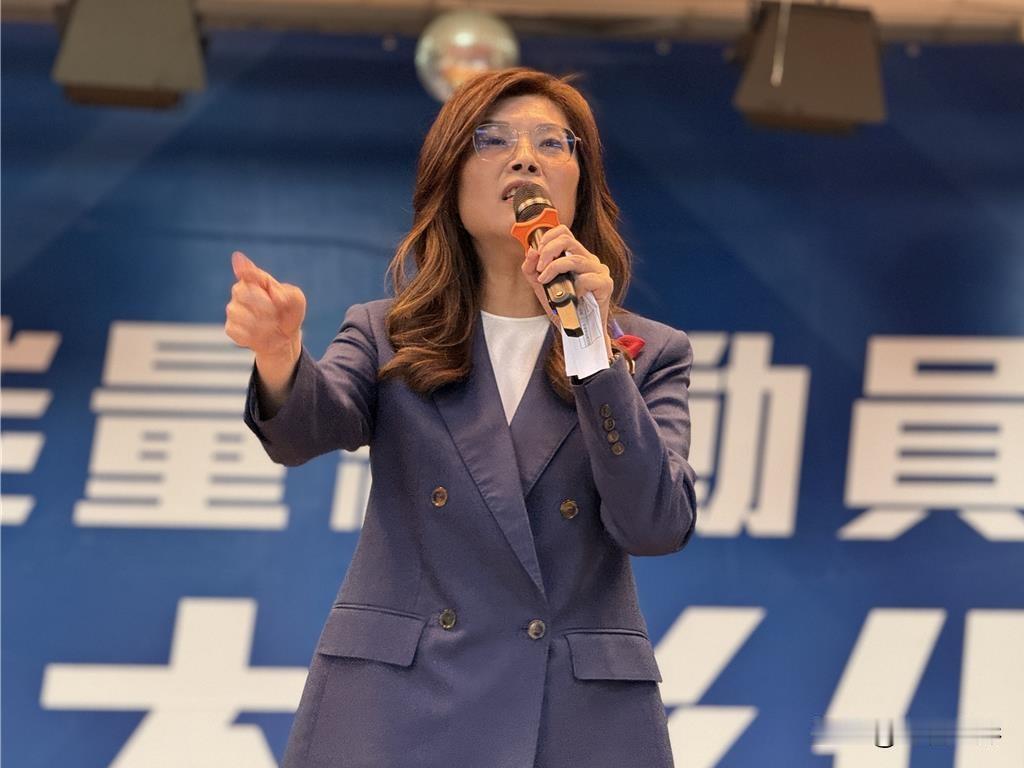郑丽文终于不等了。10月12日，国民党彰化县党部主委萧景田正式宣布，邀请党主席郑