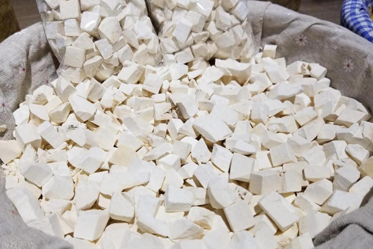 中医古方养颜五白散，每晚外敷，淡斑减纹，50岁依旧白里透红我是陈大夫⚠️温馨