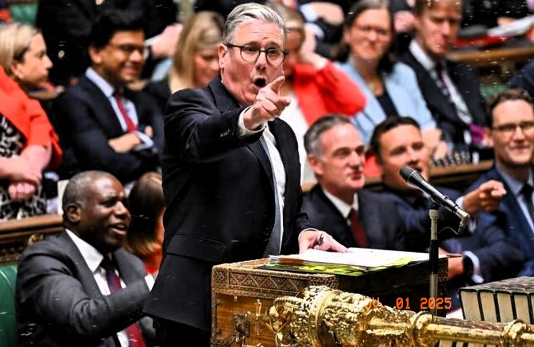 曾执掌全球海权的大英帝国，如今只剩些摆不上台面的蝇营狗苟。10月28日，英国首相