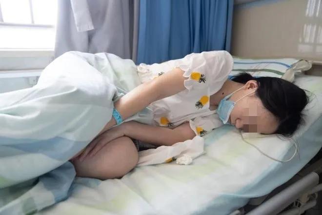细思极恐！湖南岳阳，4月27日，一名女子接到读高三弟弟学校的电话，说他喝下同学往
