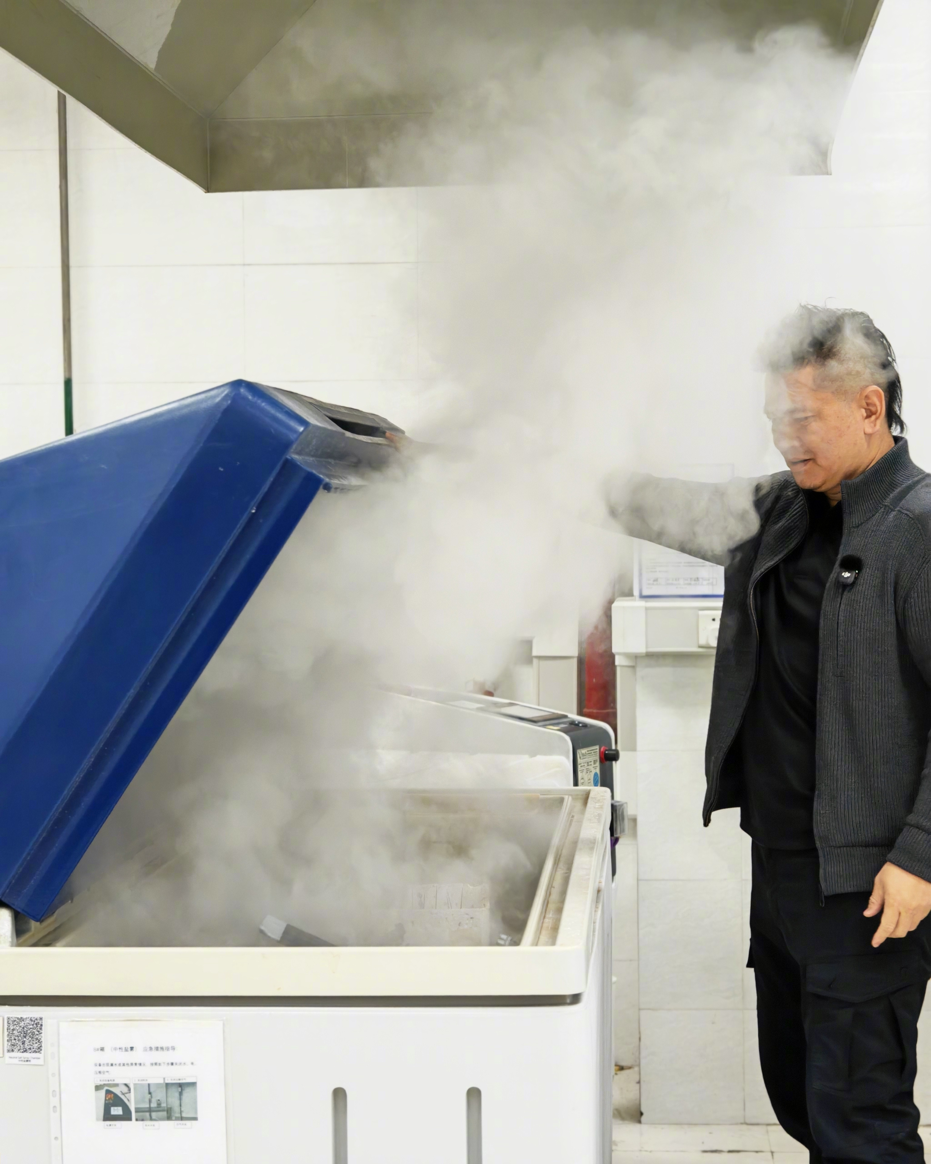 今天在上汽大众质量实验室，陶总带我见世面了，第一次见到老化、腐蚀、车内污染物、零