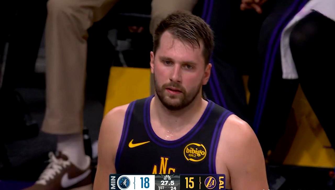 上半场15投5中正负值-2，全网都在骂东契奇浪投要坑输湖人。今天老詹伤缺，湖