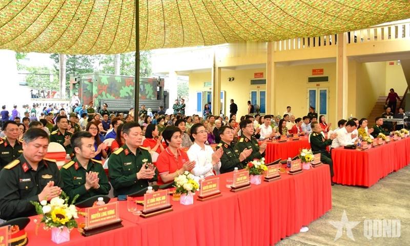 越军情报总局即第二总局和其所属技术侦察局罕见亮相越南《人民军队》报道：4月4日