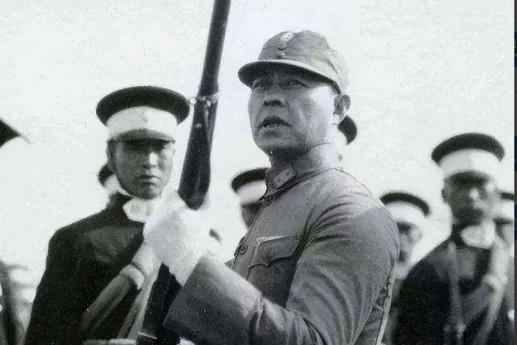 1938年，张自忠手下欺负了一个16岁的女孩，于是他命令检查所有士兵，结果发现此
