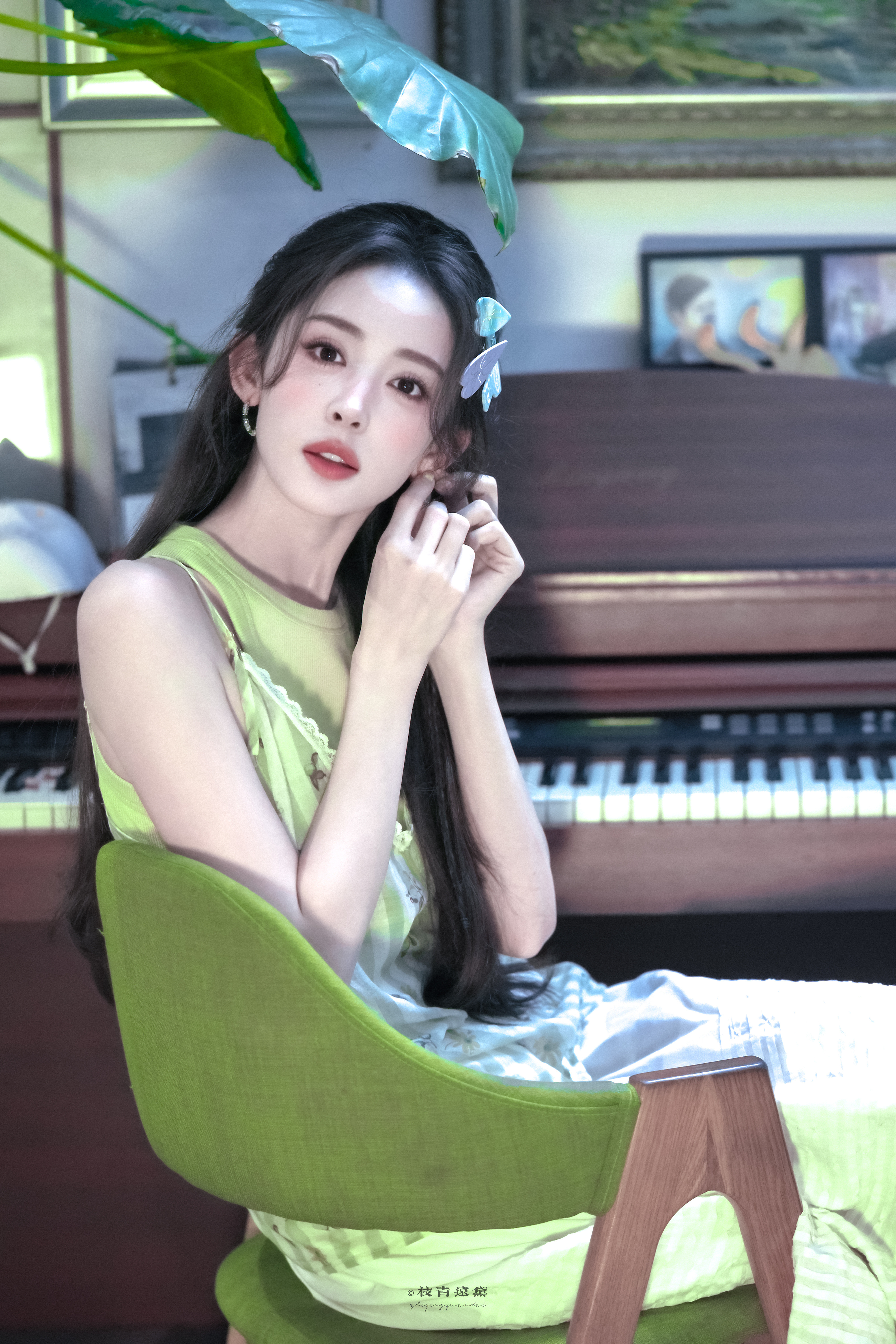 娜扎/薄荷味夏天🍃🍏娜扎点烟镜头封神*娜扎什么时候演技这么好了
