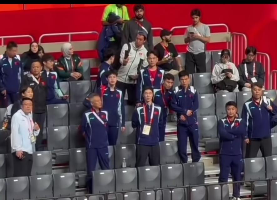 国乒亚运会男单包揽冠亚军本是一件值得庆祝的事情，但没想到林诗栋夺得男单冠军后，一