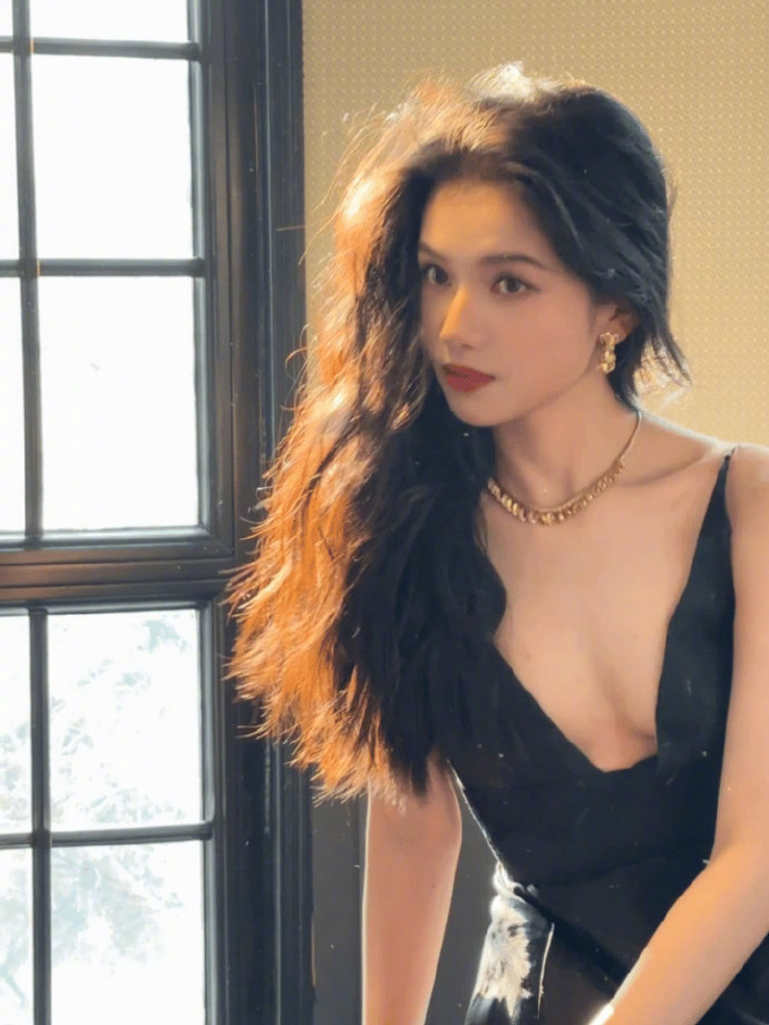 张婧仪一些很有故事感的美