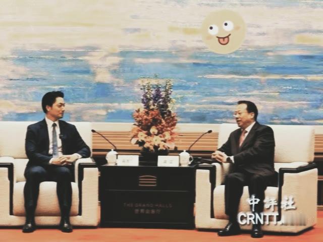 蒋介石当年没做到的，他孙子替他做到了！！！12月28日，蒋万安在上海脱稿演