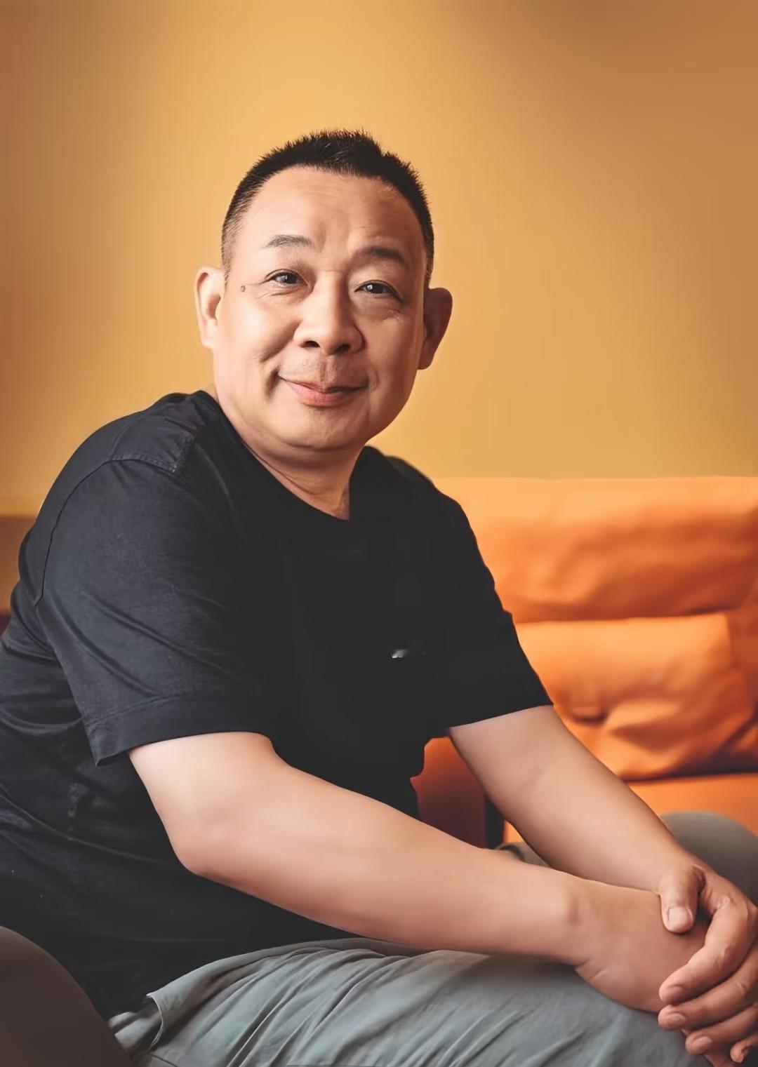 胖东来对产品严格的质量把控，我可以理解，胖东来对刑满释放的员工嘘寒问暖，我可以