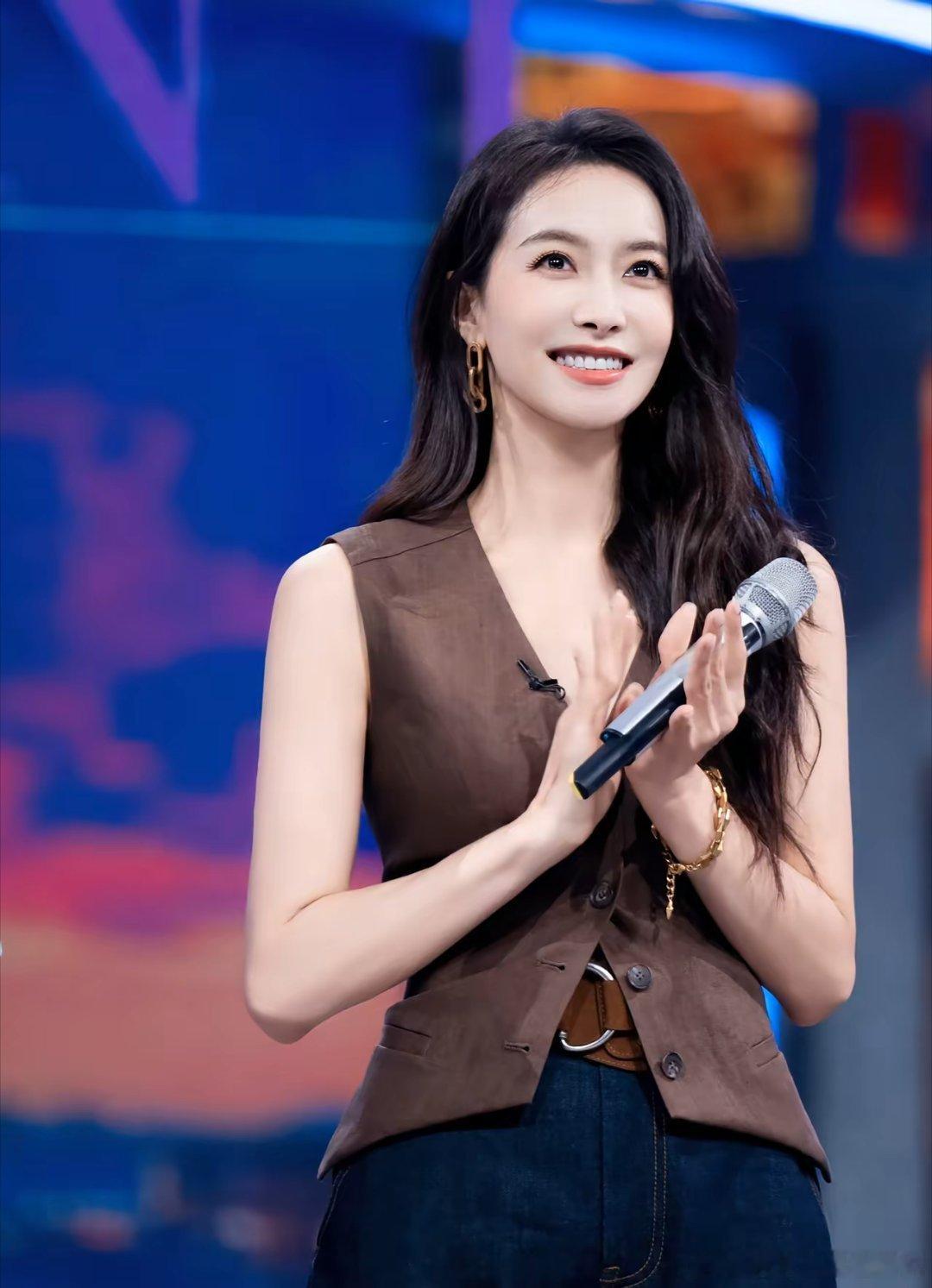 宋茜为什么没有成为顶流？原因很简单不是因为长得丑，也不是因为没有资本棒，而是因为