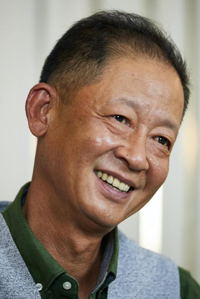 王志文说：“和周围人搞好关系的秘诀就是：不分享喜悦，炫耀成功，不说三道四