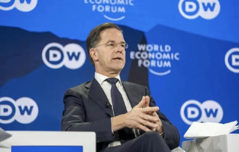 北约尊严碎一地！吕特跪舔特朗普，欧洲遭羞辱却还感恩昨天达沃斯论坛上，北约秘