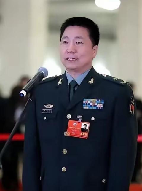 23年过去了，航天英雄杨利伟依然是少将。很多人不平：为何不升中将？说句实话，真不