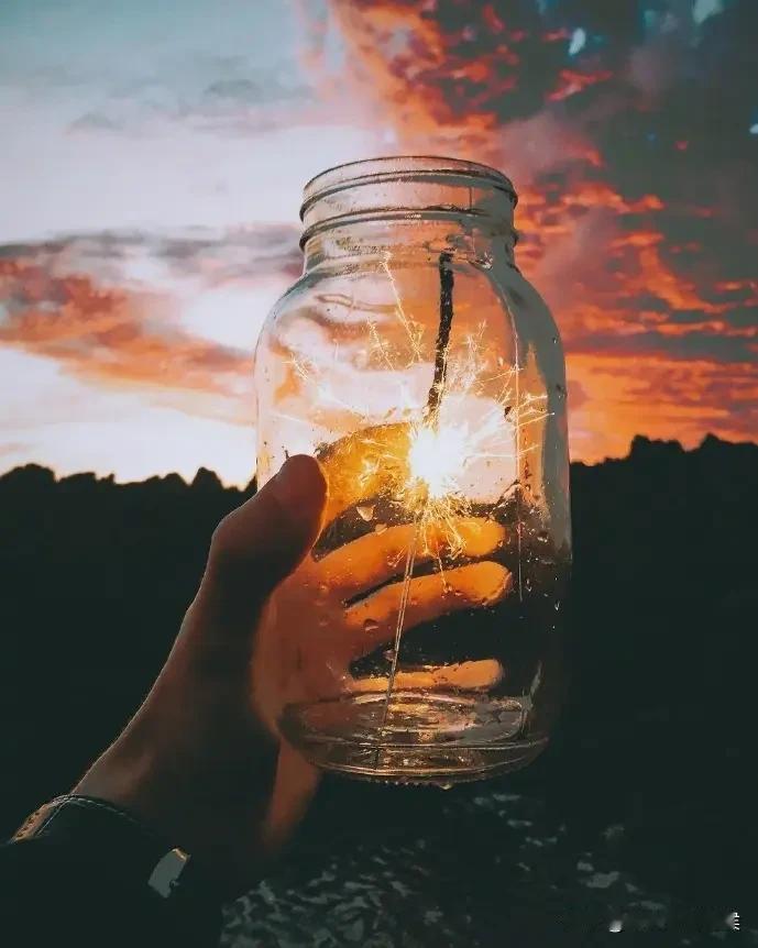 四大巅峰职业你知道吗？外卖员，快递员，滴滴佬，流水厂仔。可惜我现在都聘不到，