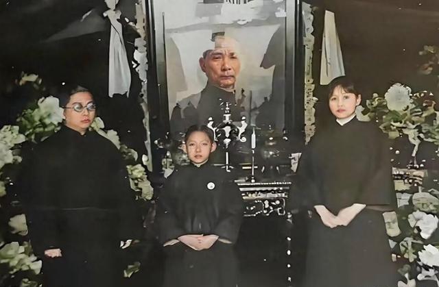 1925年3月12日，孙中山在北京病逝。作为中华民国的奠基者和革命领袖，孙中山的