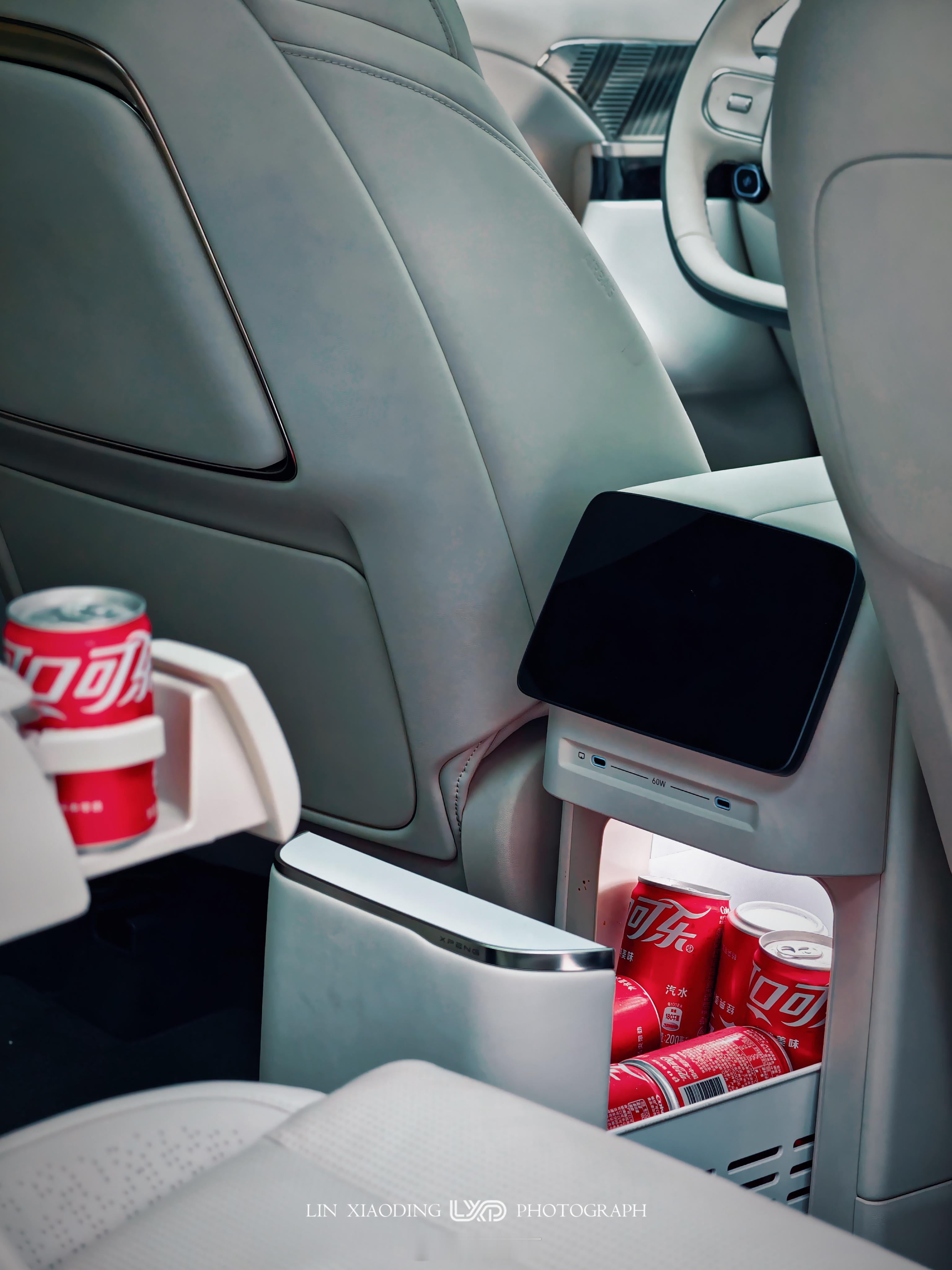 你没看错昨天全网流传的白色图是我拍的❗首先感谢官方对我拍的图片的认可昨天我也看到