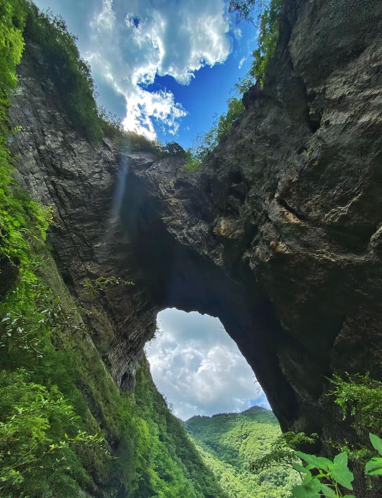 重庆冷门徒步｜夹璧山右环：穿芊洞+风车天路走完这条线最大的感受是：它不轻松，但足