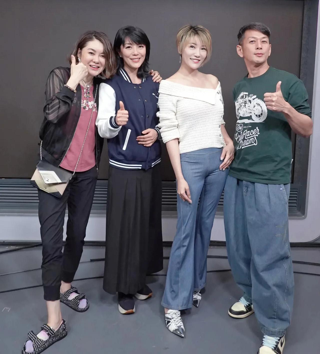 还认得最左边的女星吗？很久没见她演戏，一度以为退圈了她的名字叫陈淑兰，是参加港