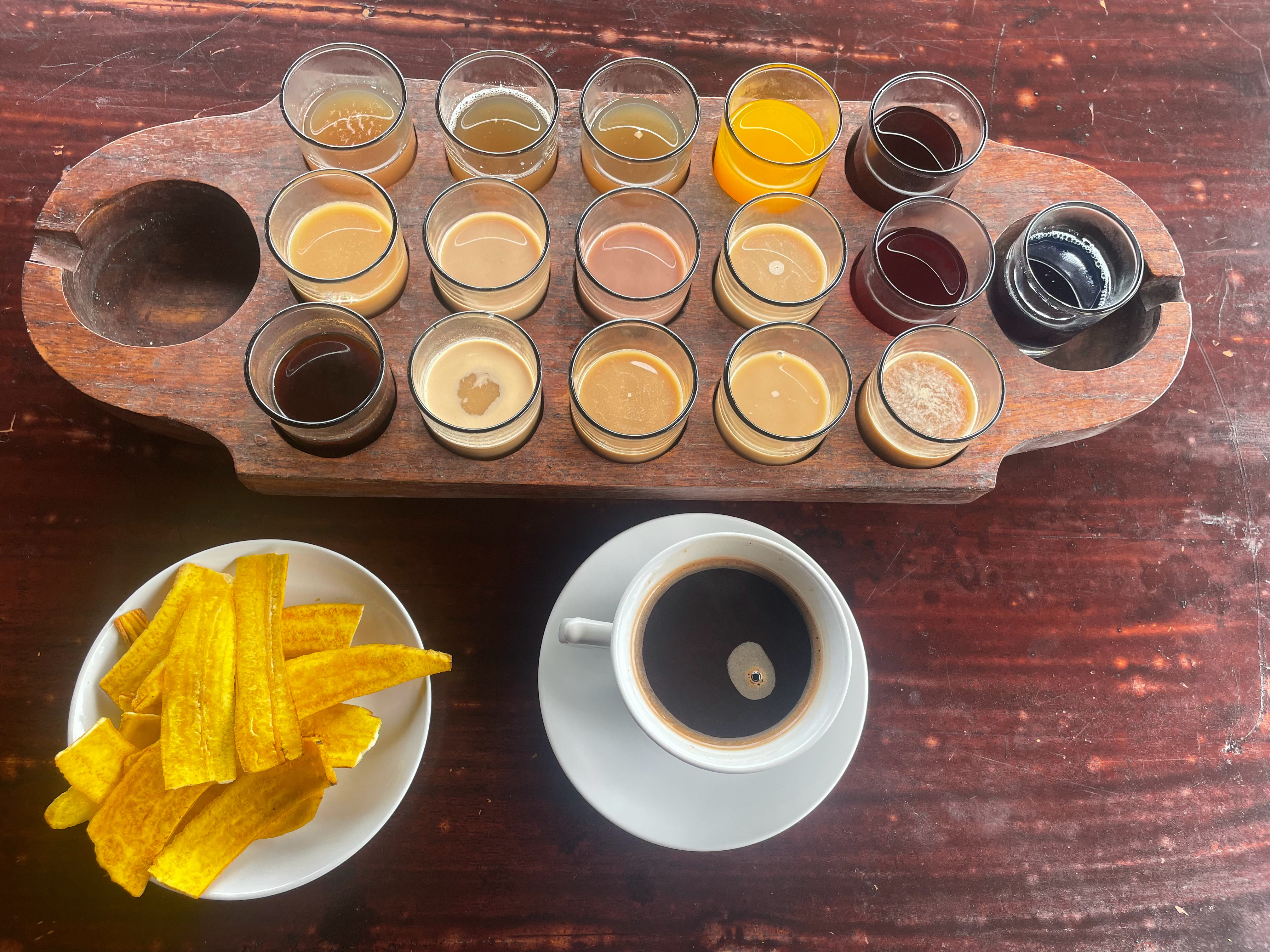 猫屎咖啡尝了，25元还送了一大堆其它品种小样，喜欢咖啡的朋友，应该觉得很值。小庄