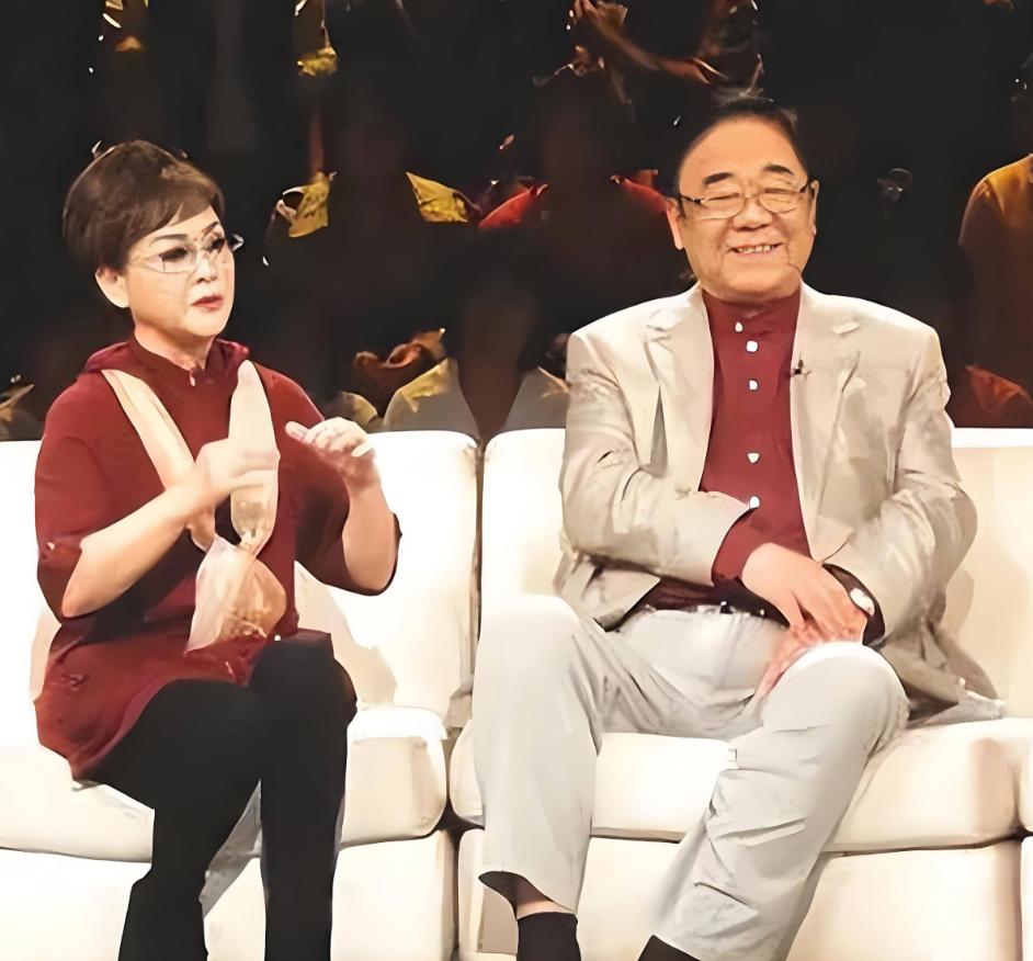 李谷一嫁给金铁霖，婚后一直怀不上孩子，金铁霖说，离婚吧，是我没有生育能力。但离婚
