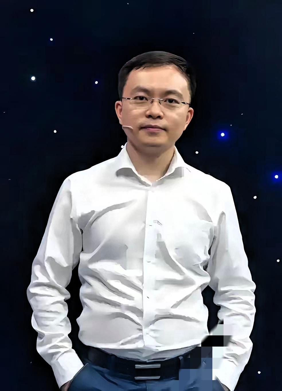 蔡磊这事儿，真的看一次鼻子酸一次！全身只剩眼球能转动，起身要三个人架着，喝水