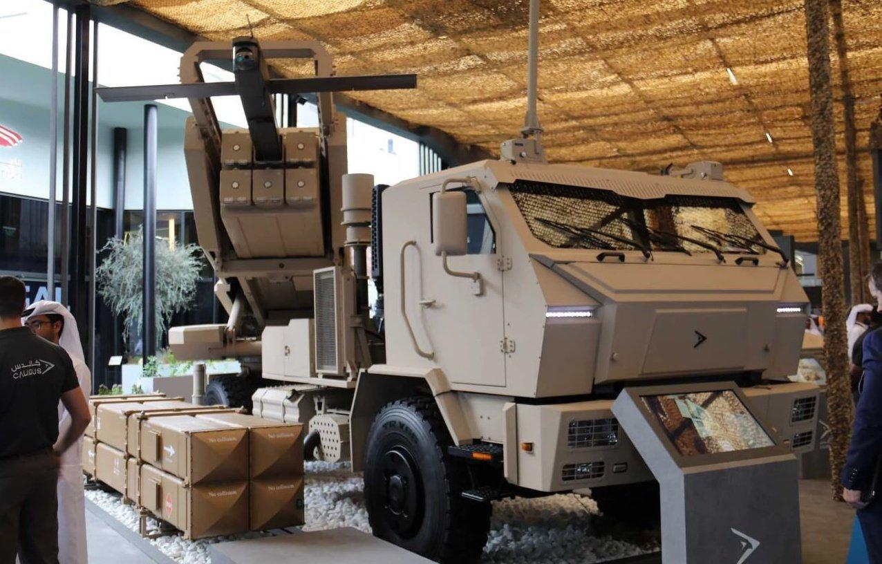 “埃及防务展”(EDEX2025)上展出的“威慑300”(ردع300)履带式