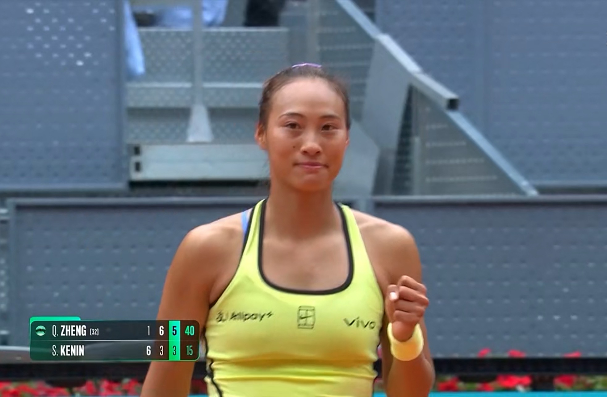 郑钦文在决胜盘0-2落后成功翻盘，最终以大比分1-6、6-3、6-3逆转肯宁，取