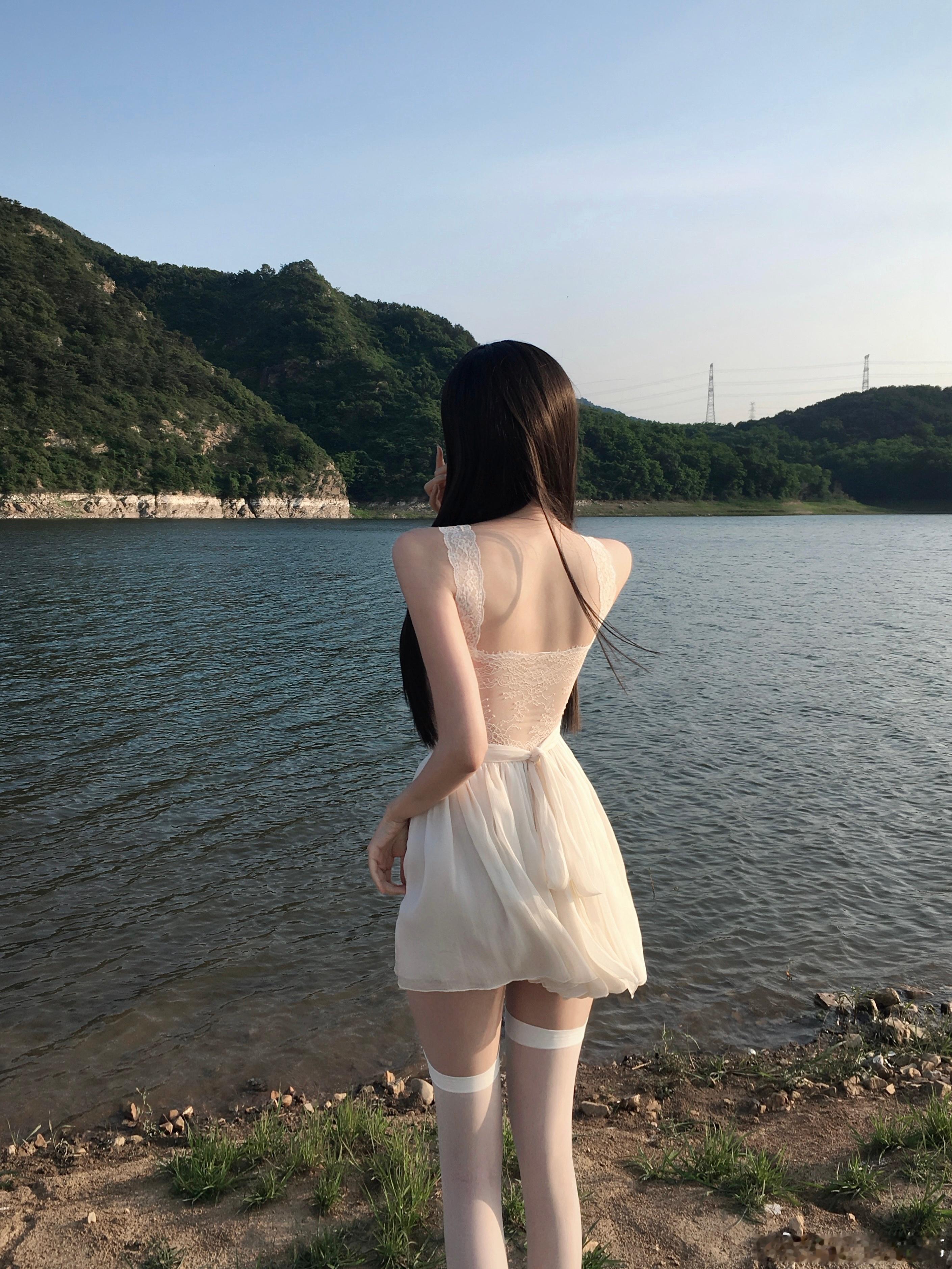 她的白