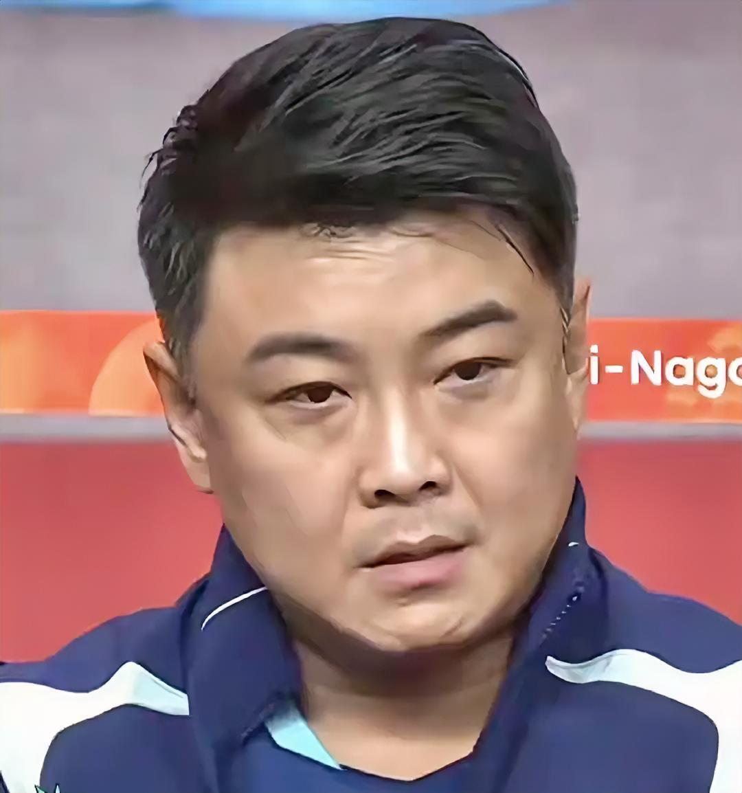 实话实说，国乒主帅王皓的敬业精神和人品都没得说。从赛场观察来看，他在临场执教时情