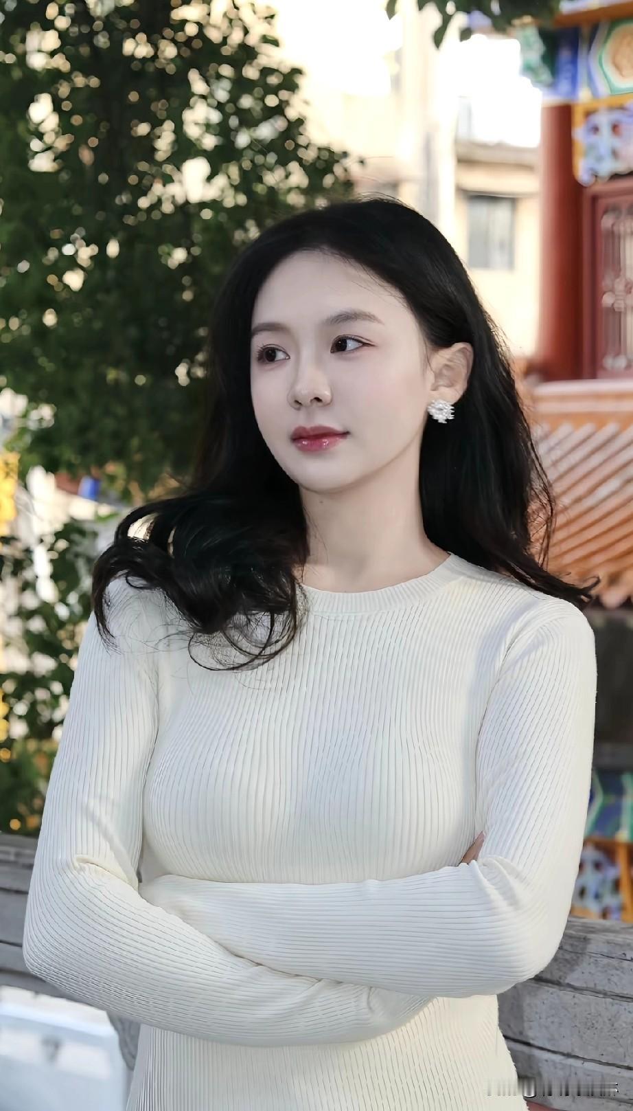 世间两种甜，蜜桃罐头和你弯起的眉眼