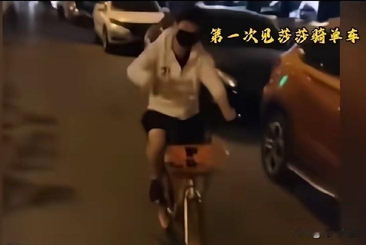 笑死我了！孙颖莎一点偶像包袱也没有呀！完全不像网友说的耍大牌！昨天晚上，