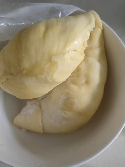 贪小便宜，吃大亏这话一点不假昨天在路边一辆流动卖榴莲的车上买了一个榴莲，