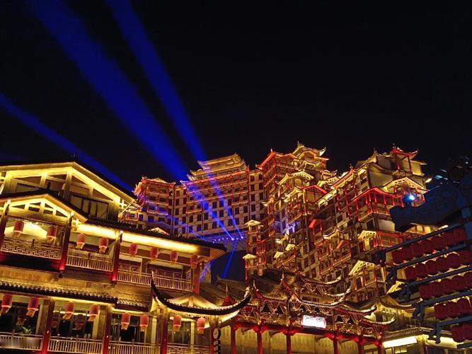 24亿砸出一座空城，4年亏掉10亿：这批文旅项目的钱去哪了？大庸古城从201