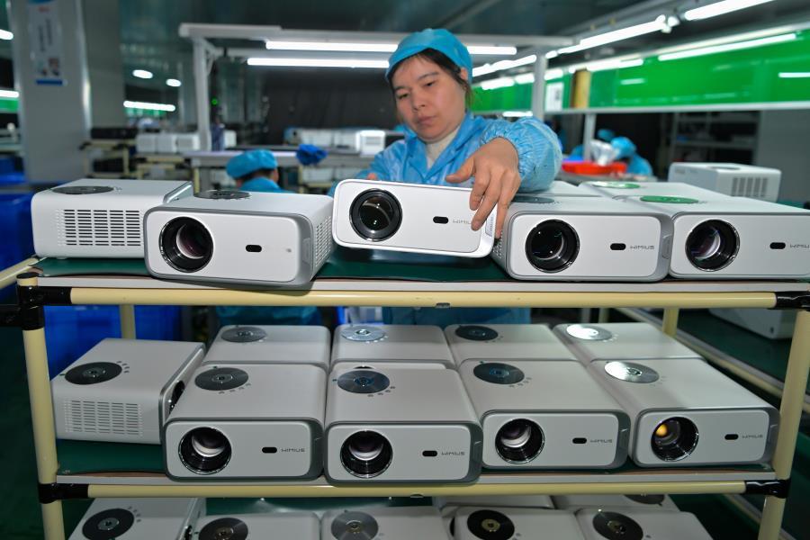 投影产业三连大事件①TCL电子控股索尼家庭娱乐业务，强化高端显示技术布局②AWO