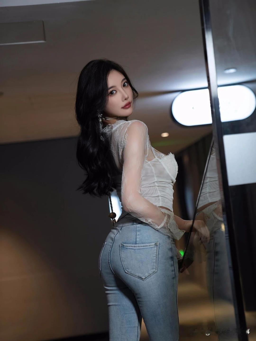 杨晨晨牛仔裤F身材