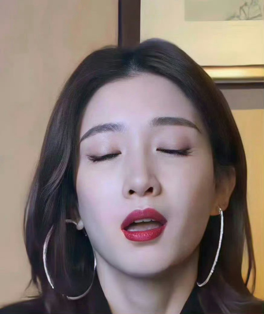 江疏影耐人寻味的微表情​​​