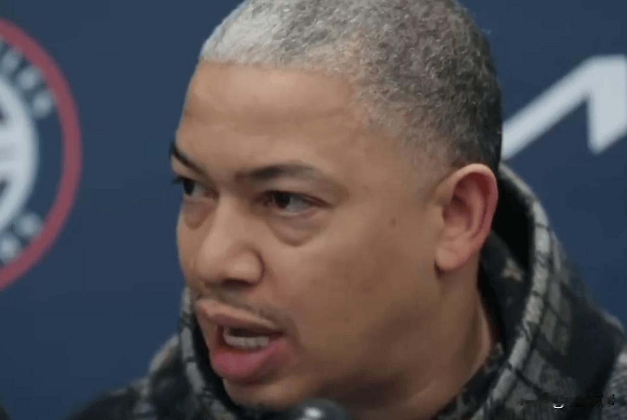 坏了！泰伦卢谈伦纳德又受伤了：“这很糟糕。”“他不小心踩到了场边观众的脚