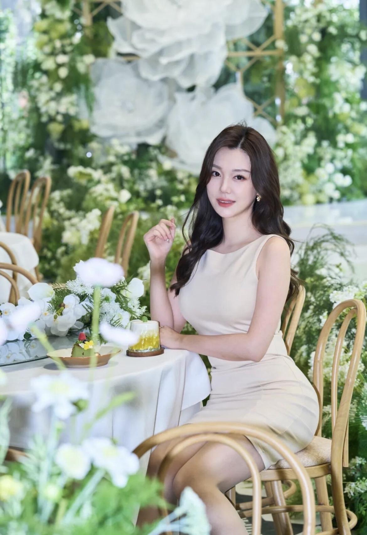 气质穿搭、清袖留香，华衫蕴娇，丽衫优雅，芳裳端庄，体态嫣然，风华自生