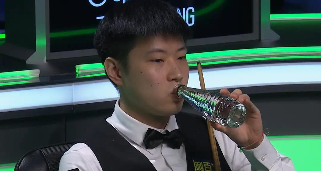 今天且聊聊赵心童心态聊赵心童的心态，其实就是一句话：以前是“准但慌”，现在是