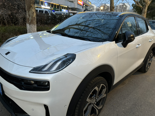 听说你买了领克，好巧我也有一辆真的是兜兜转转还是它。连着两年都去看车了，就怕家