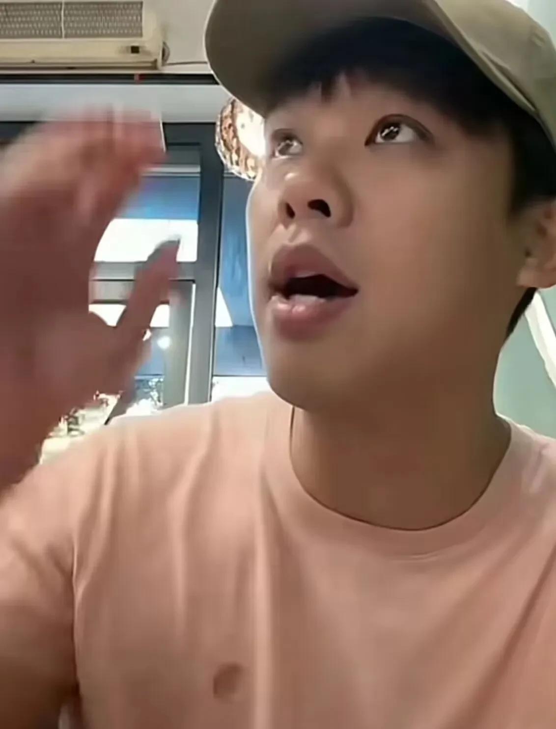 小葛直播好多粉丝都问，前几天你说要报黄妈妈的瓜，怎么都没听你说呢？小葛笑着说，