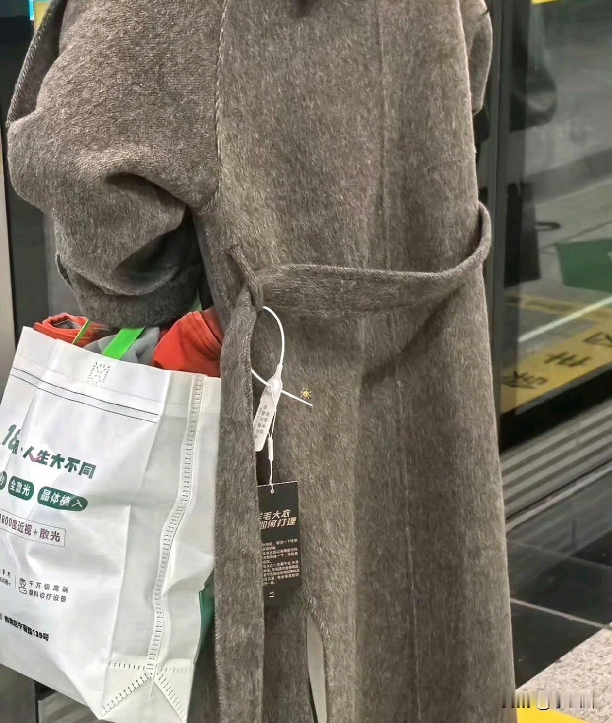 以为只有在网上看得到，没想到在现实当中也遇到了