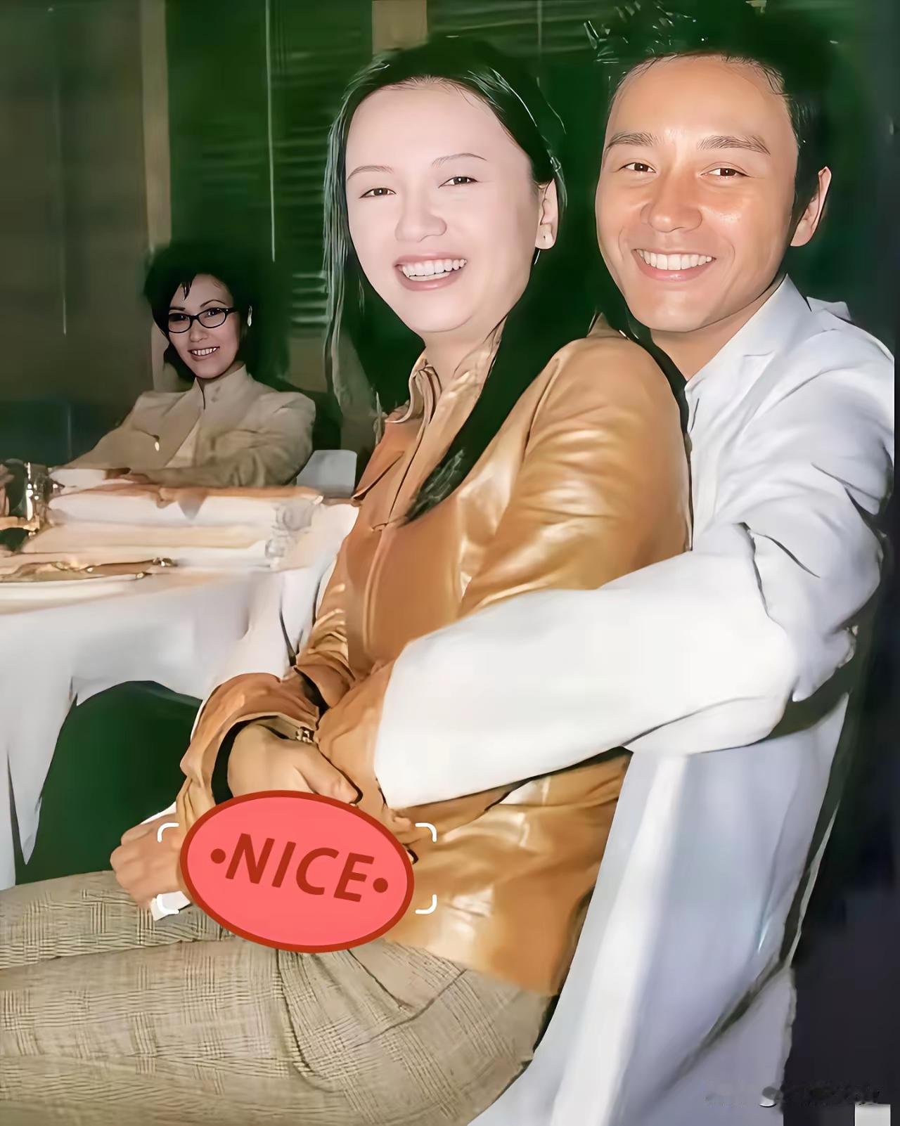 原来兄长乃侠客，风云初定日沉阁。别恨悠悠意恓惶，红叶飘零赋新诗。如此出色的张