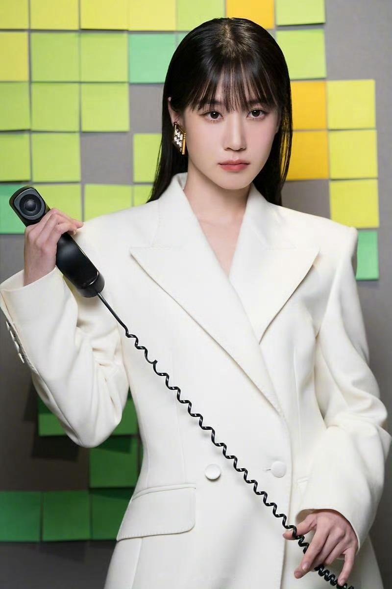 朴恩斌出演爱情喜剧电视剧我的见鬼女友女主，该剧翻拍自孙艺珍，李民基主演的30