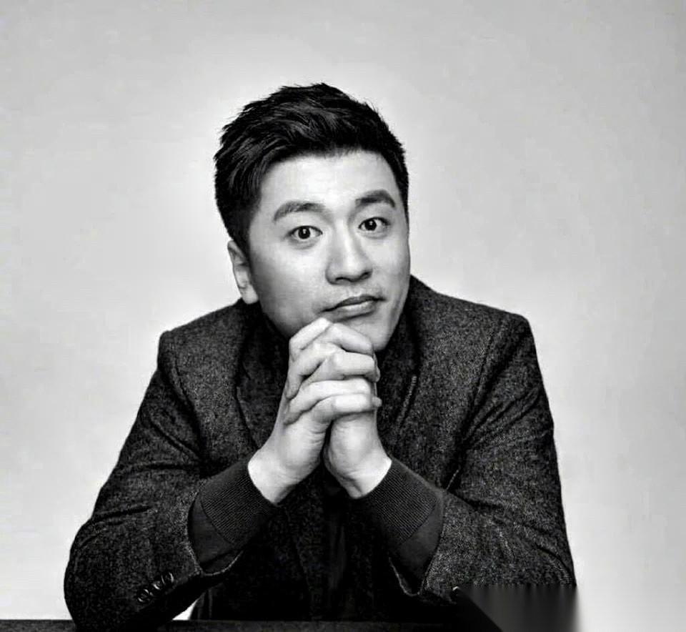 张雪峰说过一段话，戳中了无数家长的痛处："普通家庭父母最容易犯错。该管的时候完全