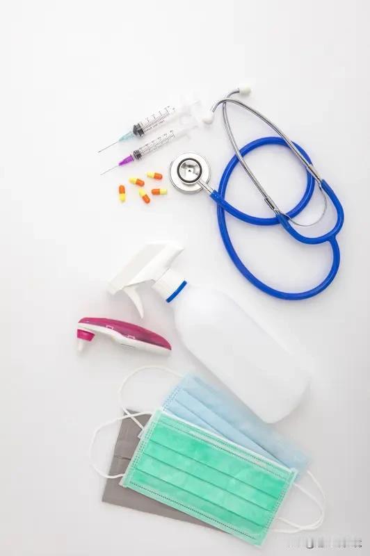 白银到底有什么用途白银用途超丰富，远不止做首饰。在医学上，它可是“天然抗菌王”