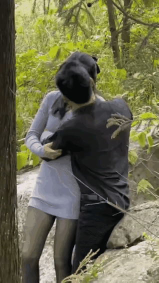 我敢打赌，他们俩个绝对不是合法夫妻！