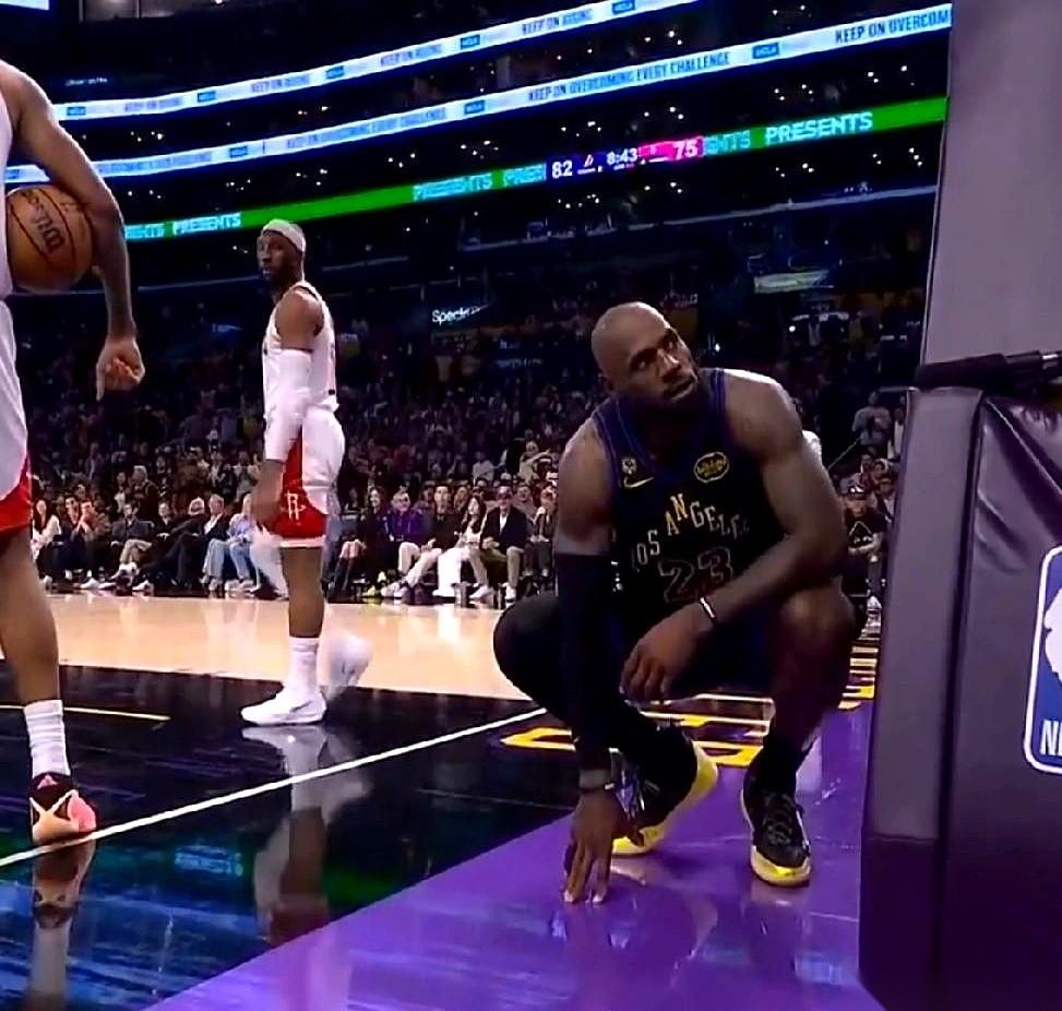 湖人又赢了，但肯纳德在赛后说出的细节，比比分本身更让人坐不住。这场球打得极难，