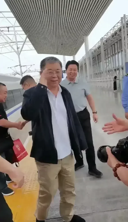 2025刘笑为了王天一，专门拜访李来群？禁赛三年就可以了，不要一棍子打死！对