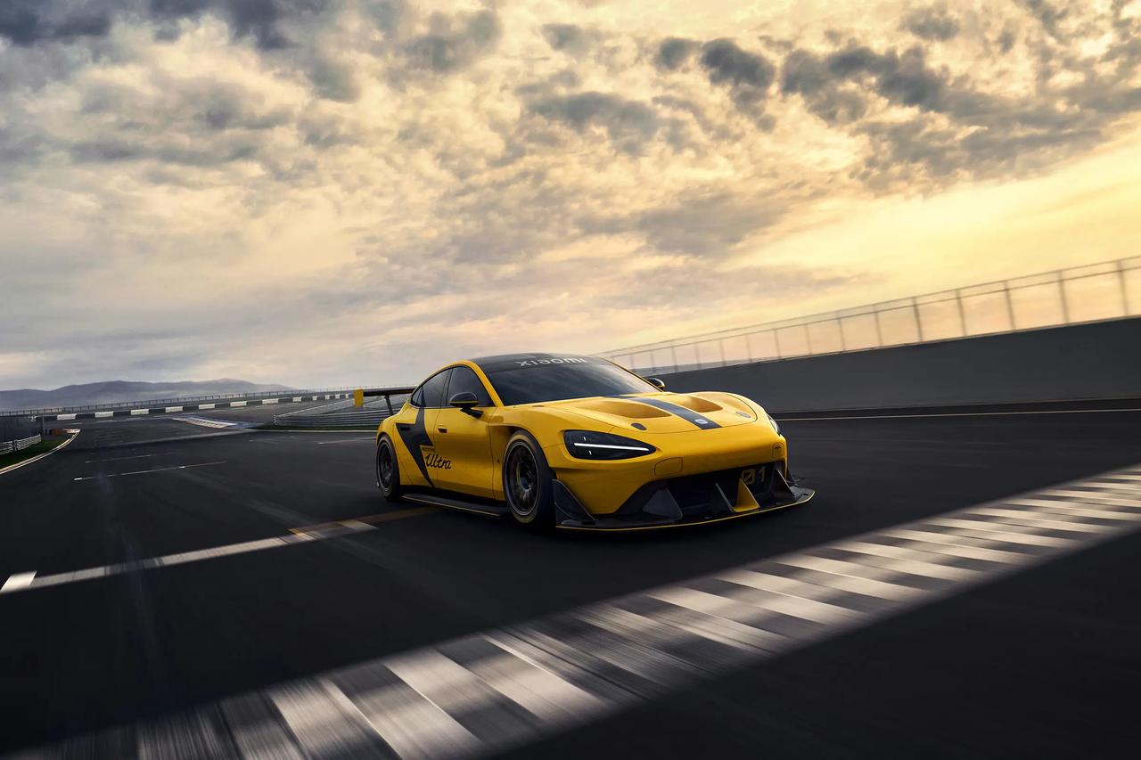 小米SU7的“挖孔机盖”维权大戏这是要上演连续剧啊！据《红星新闻》报道，11月1